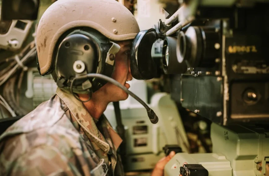 soldier-using-equipment